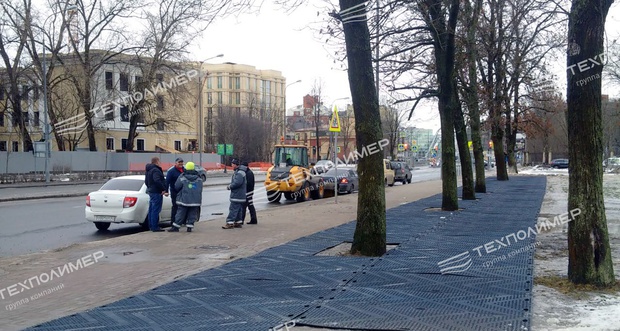 Mobile road pavements
