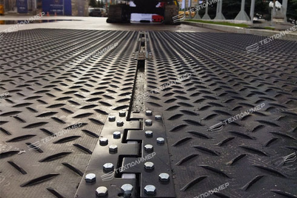 Mobile road pavements