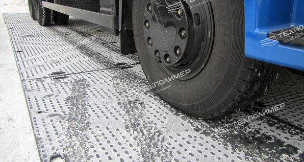 Mobile road pavements